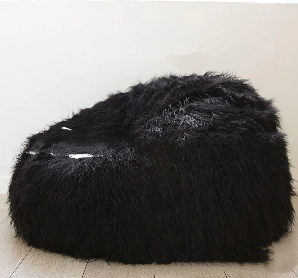 Plush Retreat: Cozy Single-Seat Sofa Chair